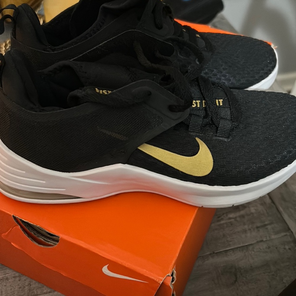 Women Nike Air Max Bella